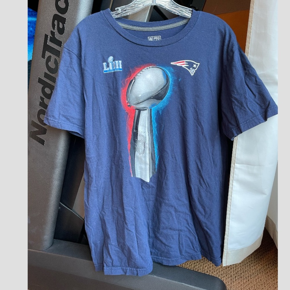 Patriots short sleeve tee shirt size large